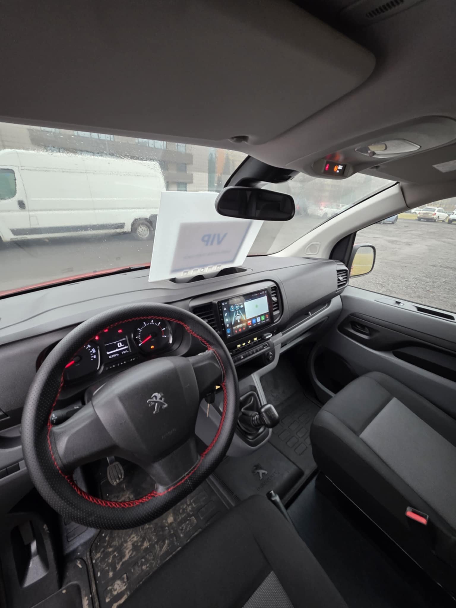 peugeot_expert_cerveny_pronajem_2