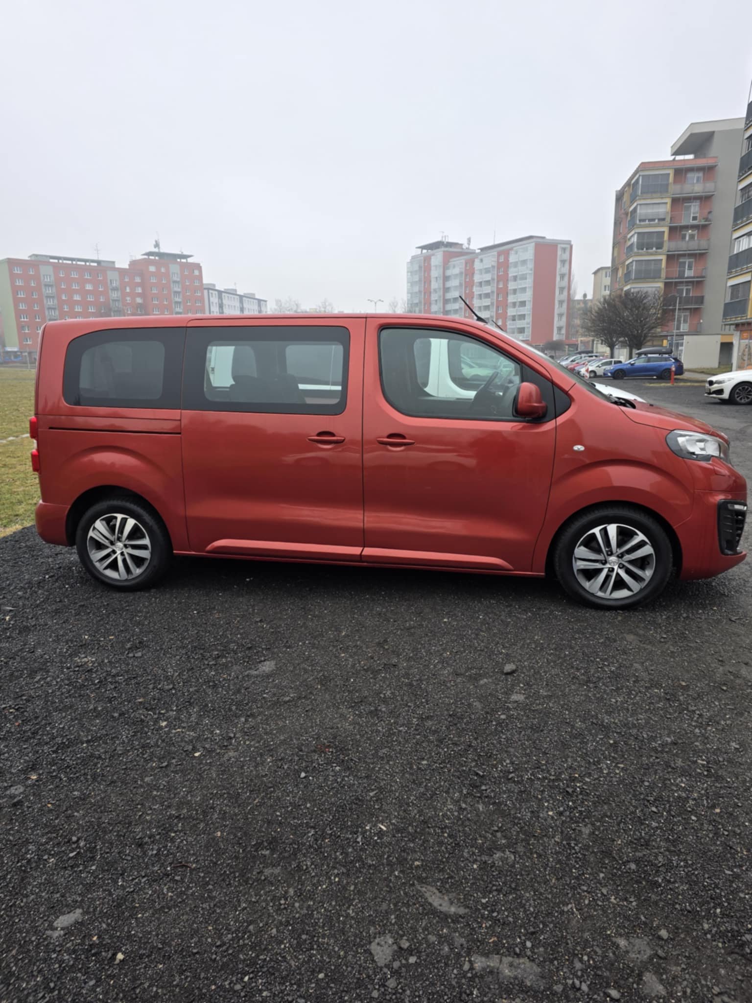 peugeot_expert_cerveny_pronajem_4