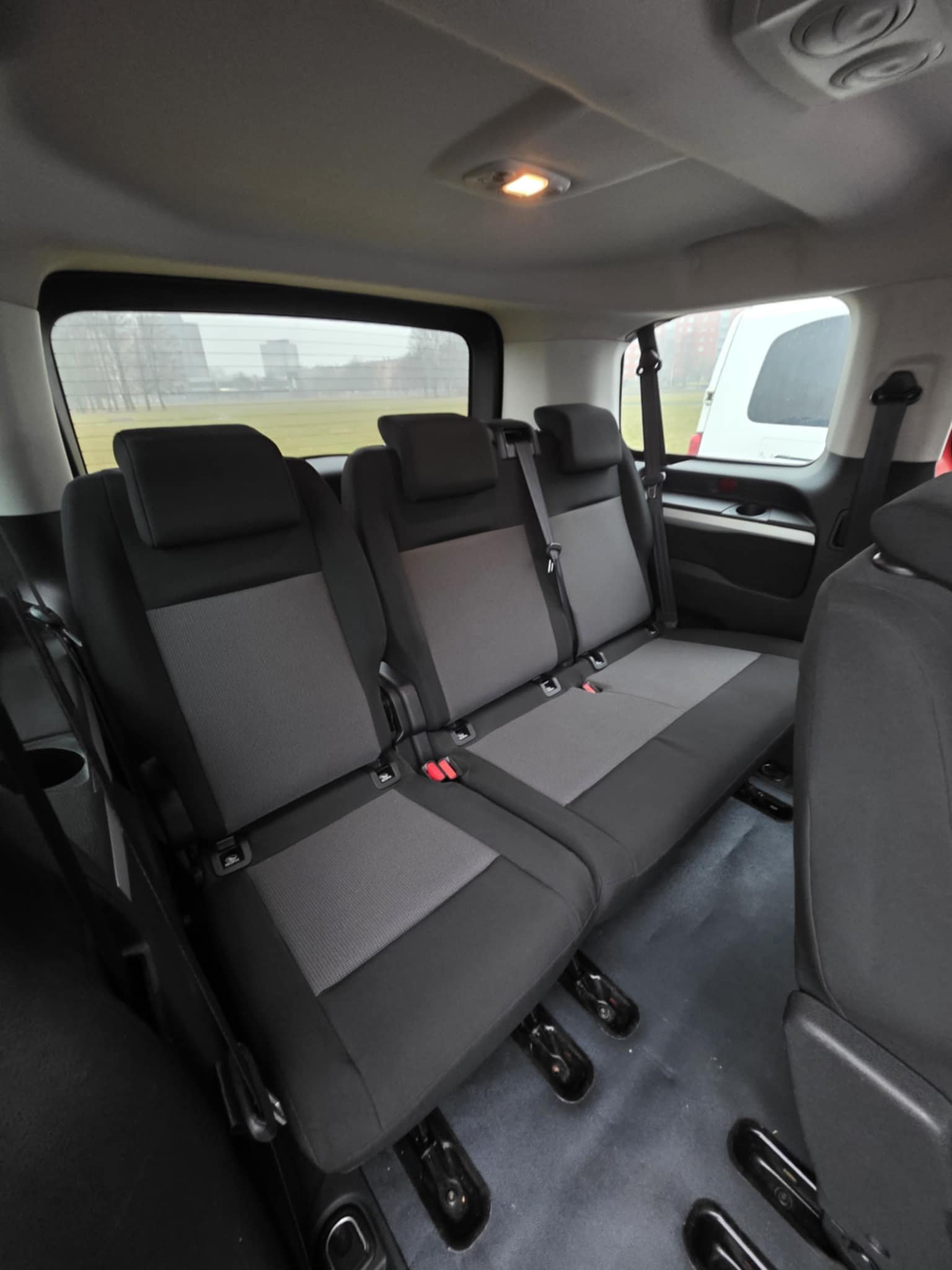 peugeot_expert_cerveny_pronajem_9