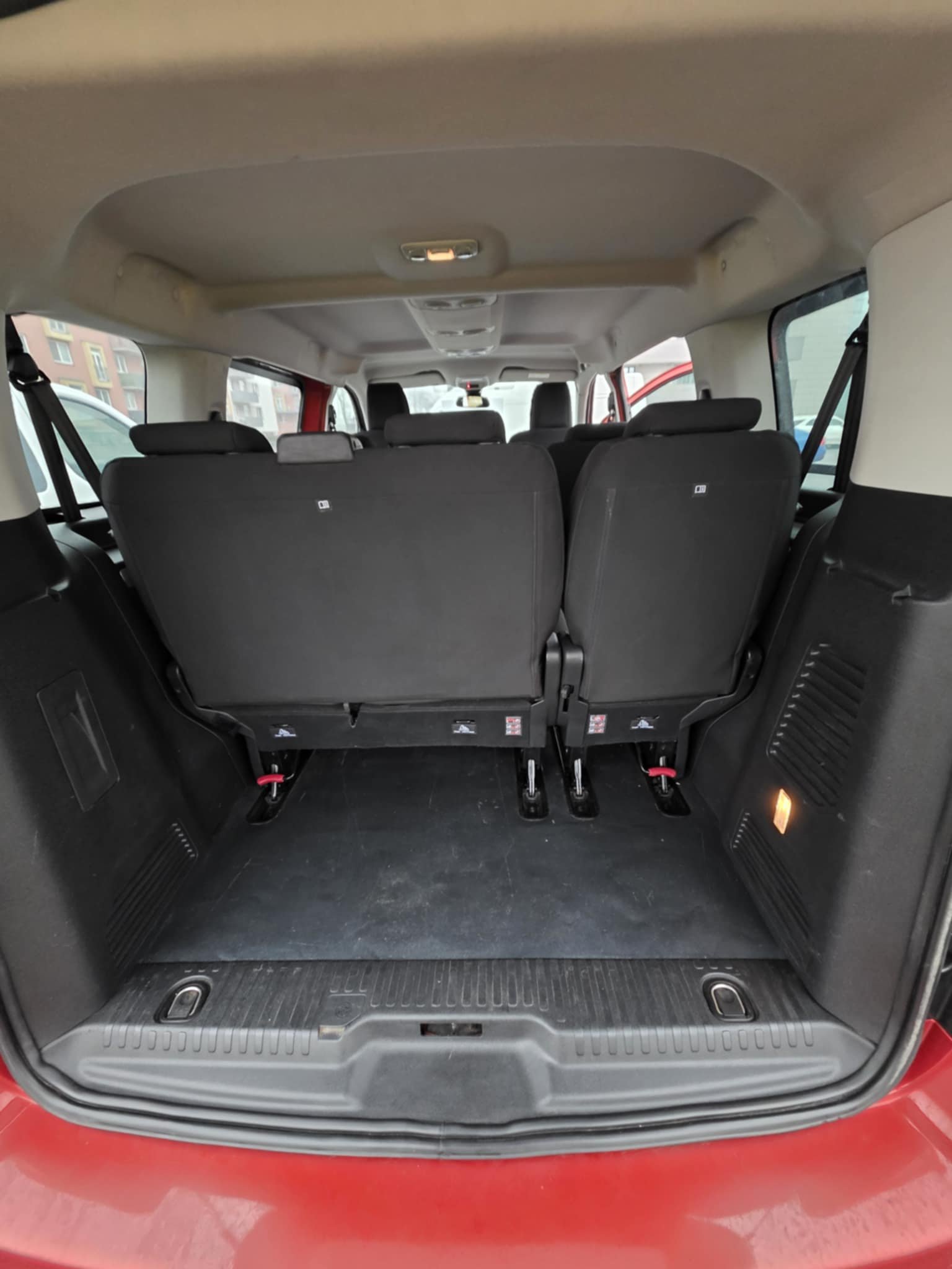 peugeot_expert_cerveny_pronajem_10